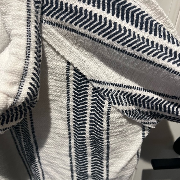 Ocean Drive V-Neck White and Black Sweater - Picture 6 of 11